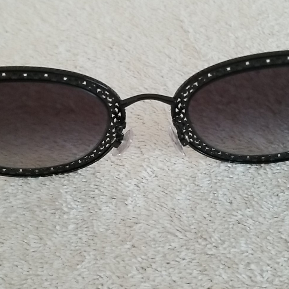 New Dolce & Gabbana Cutout Cat Eye Sunglasses - Picture 11 of 13